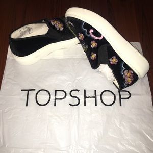 Trendy TOPSHOP Tiger embellished Slip On's